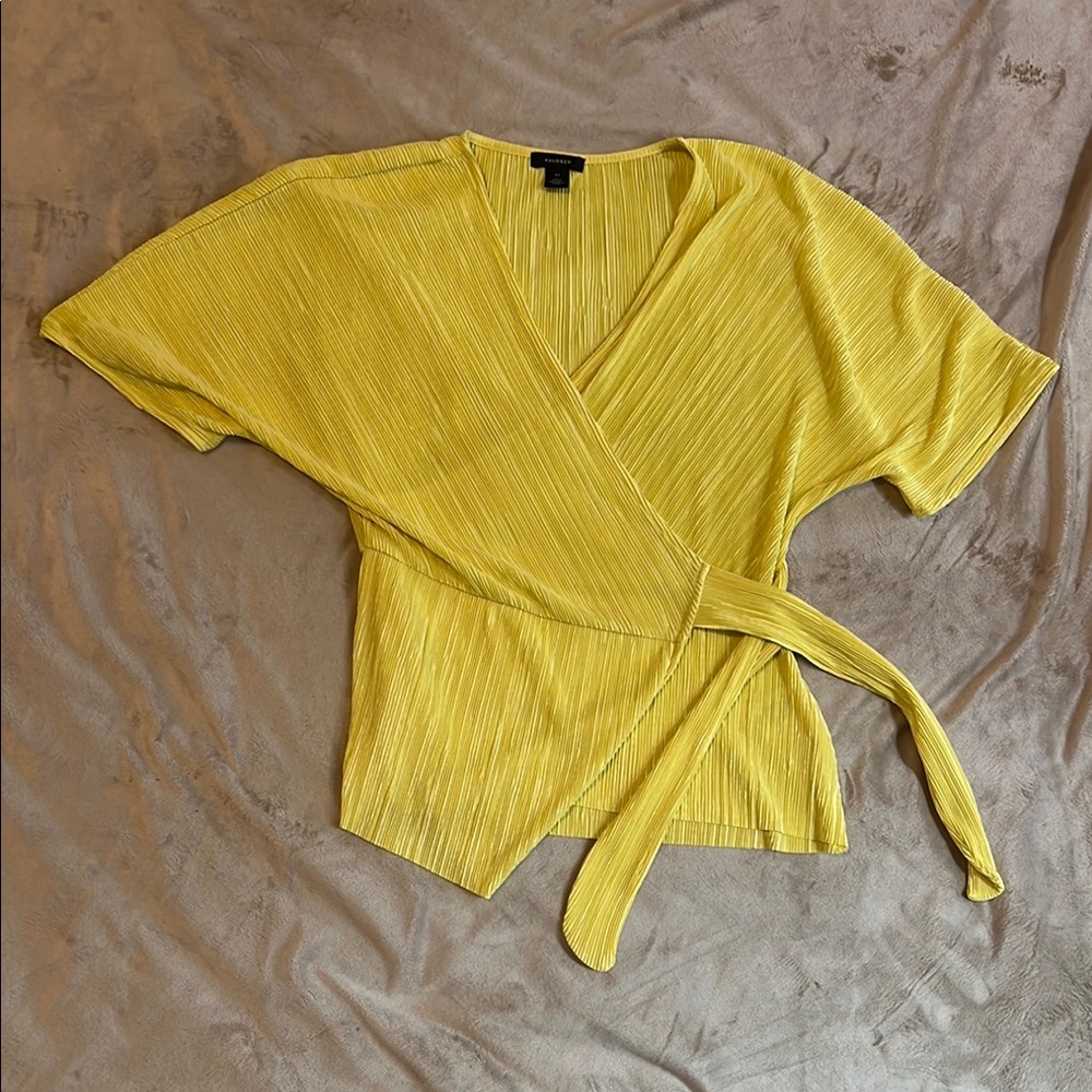 Halogen Yellow Wrap Top Size XS Adjustable Tie Waist Blouse